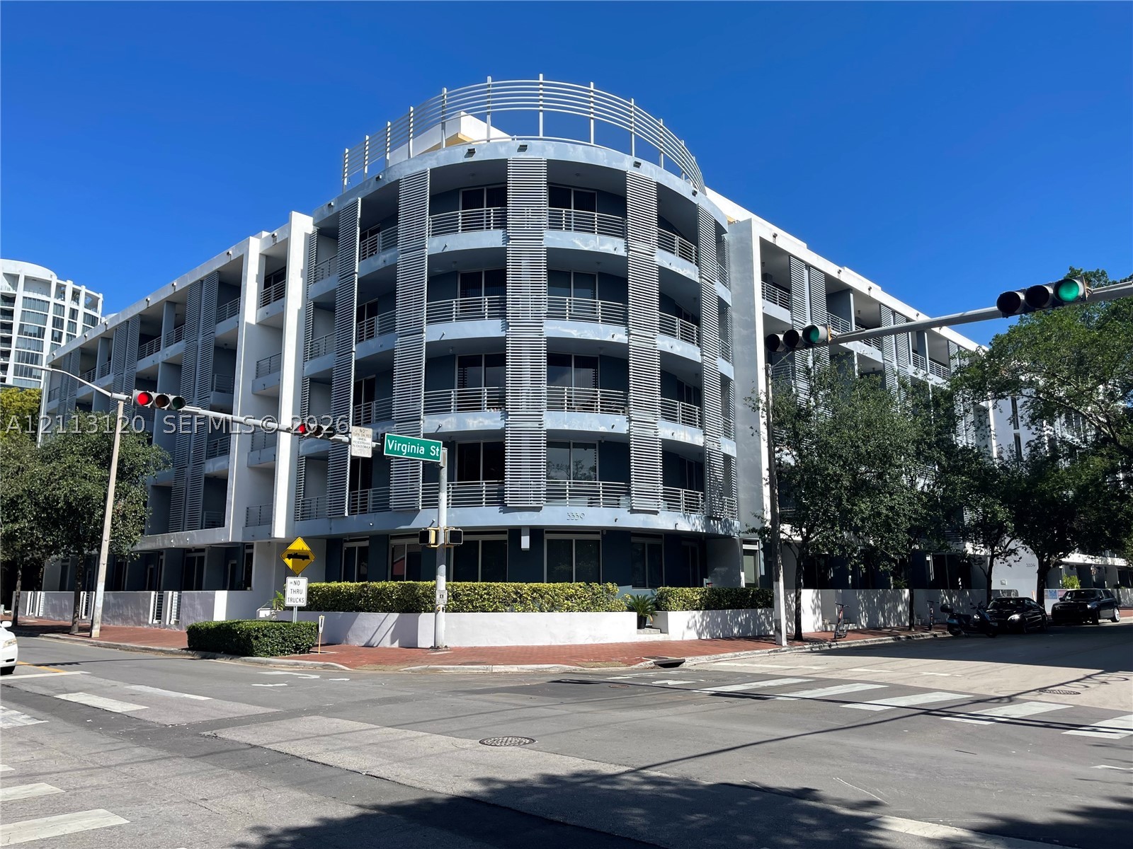 3339 Virginia St #206