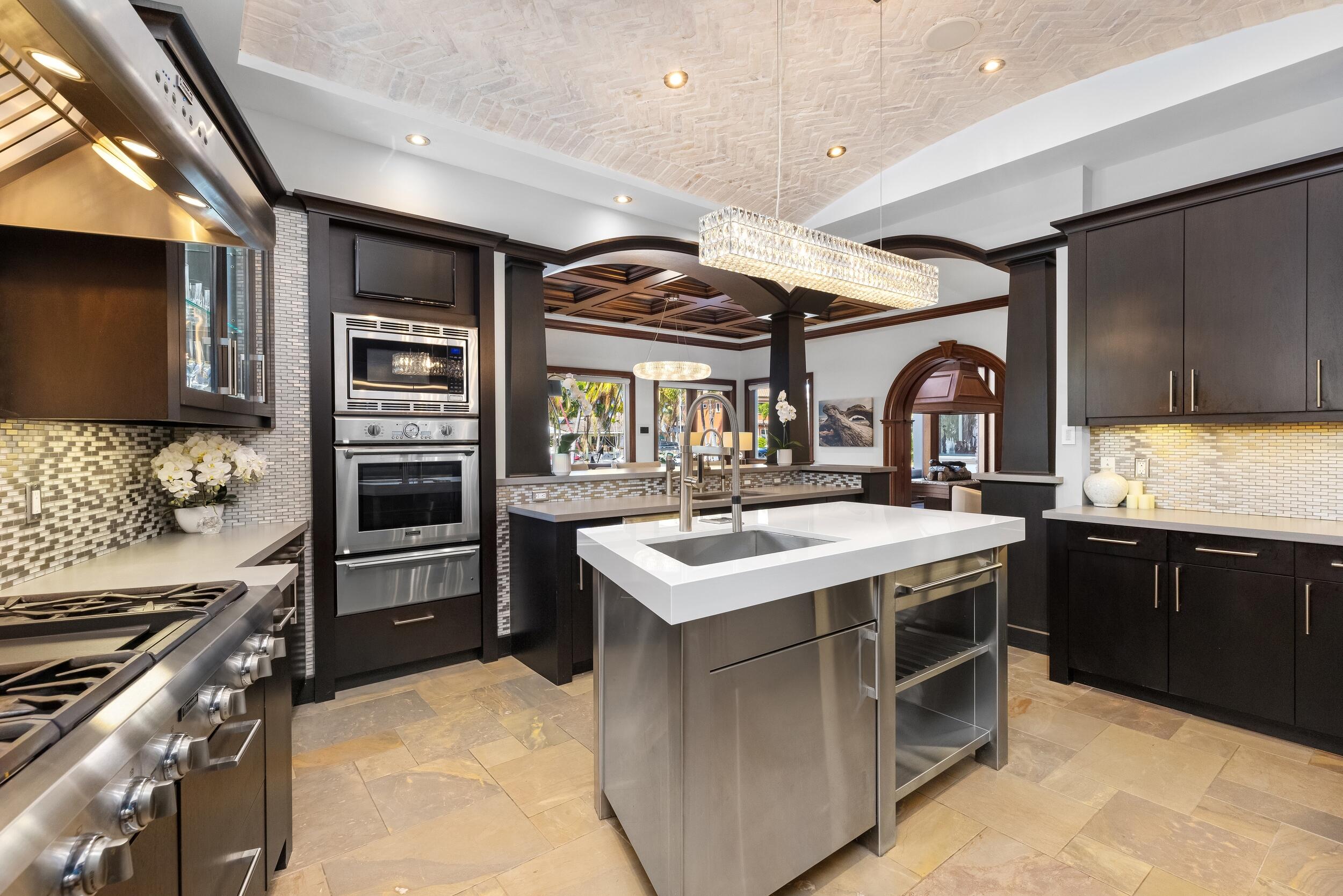 2325 NE 27th Lighthouse Point, FL 33064