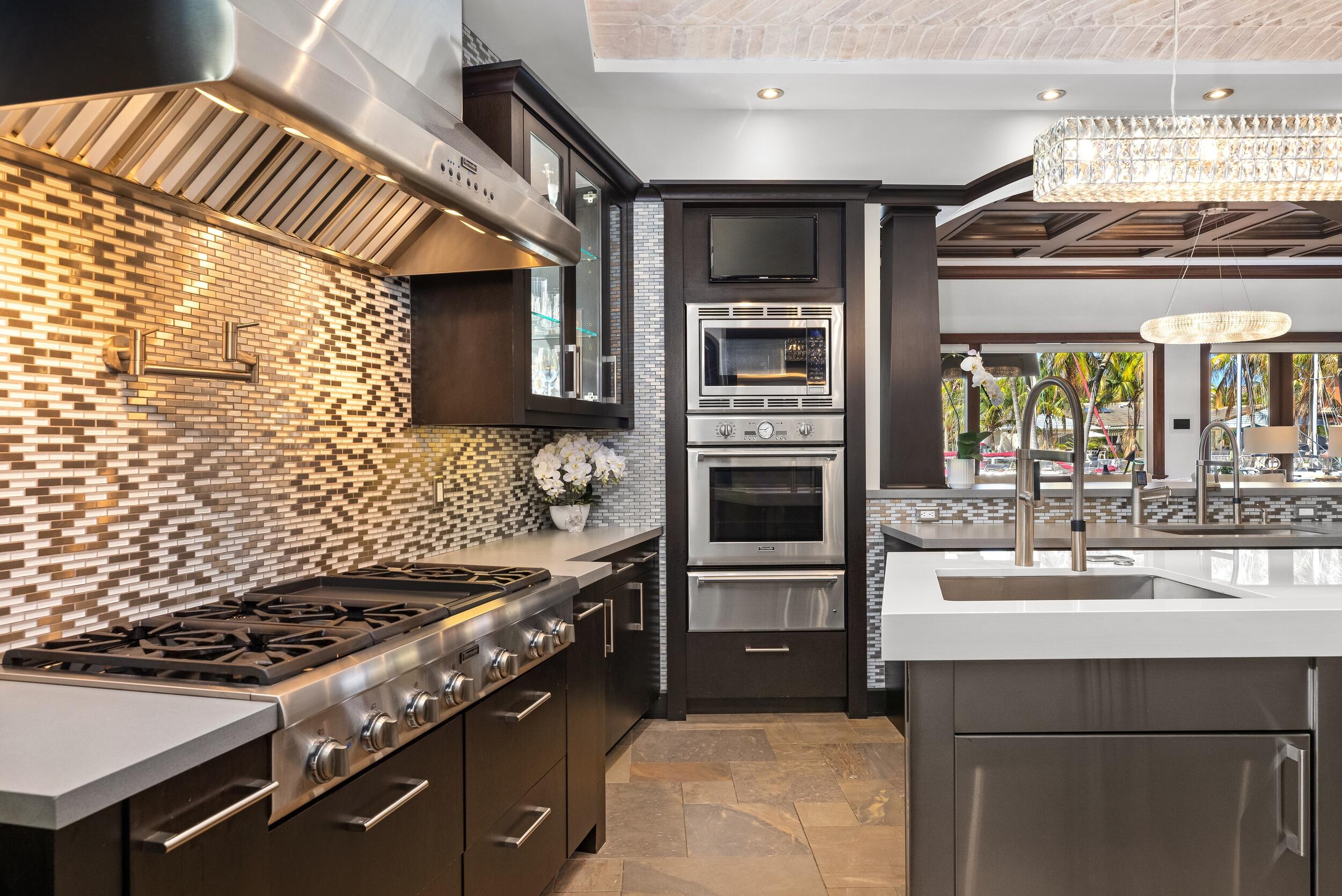 2325 NE 27th Lighthouse Point, FL 33064