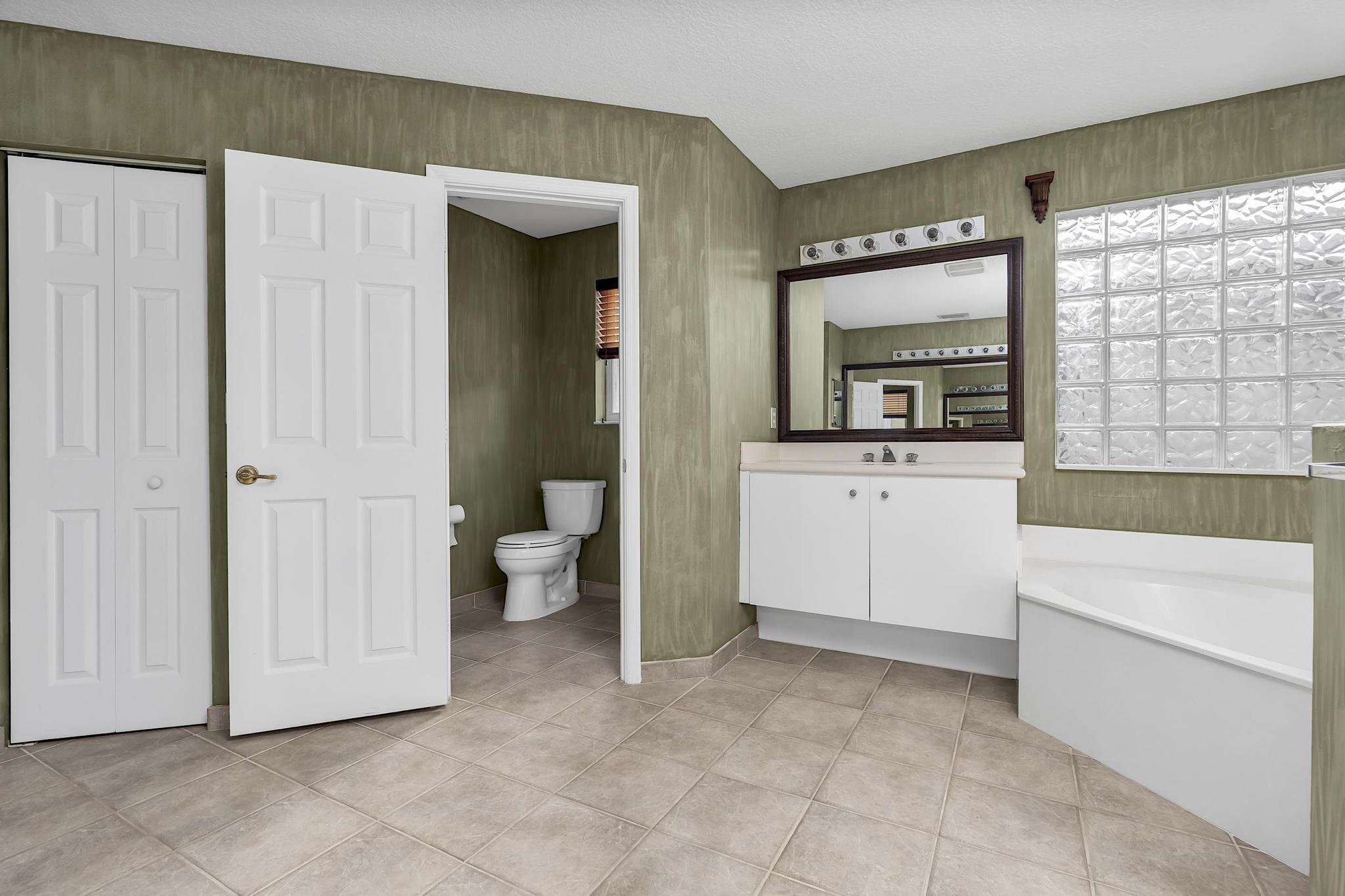 16138 SW 15th Pembroke Pines, FL 33027