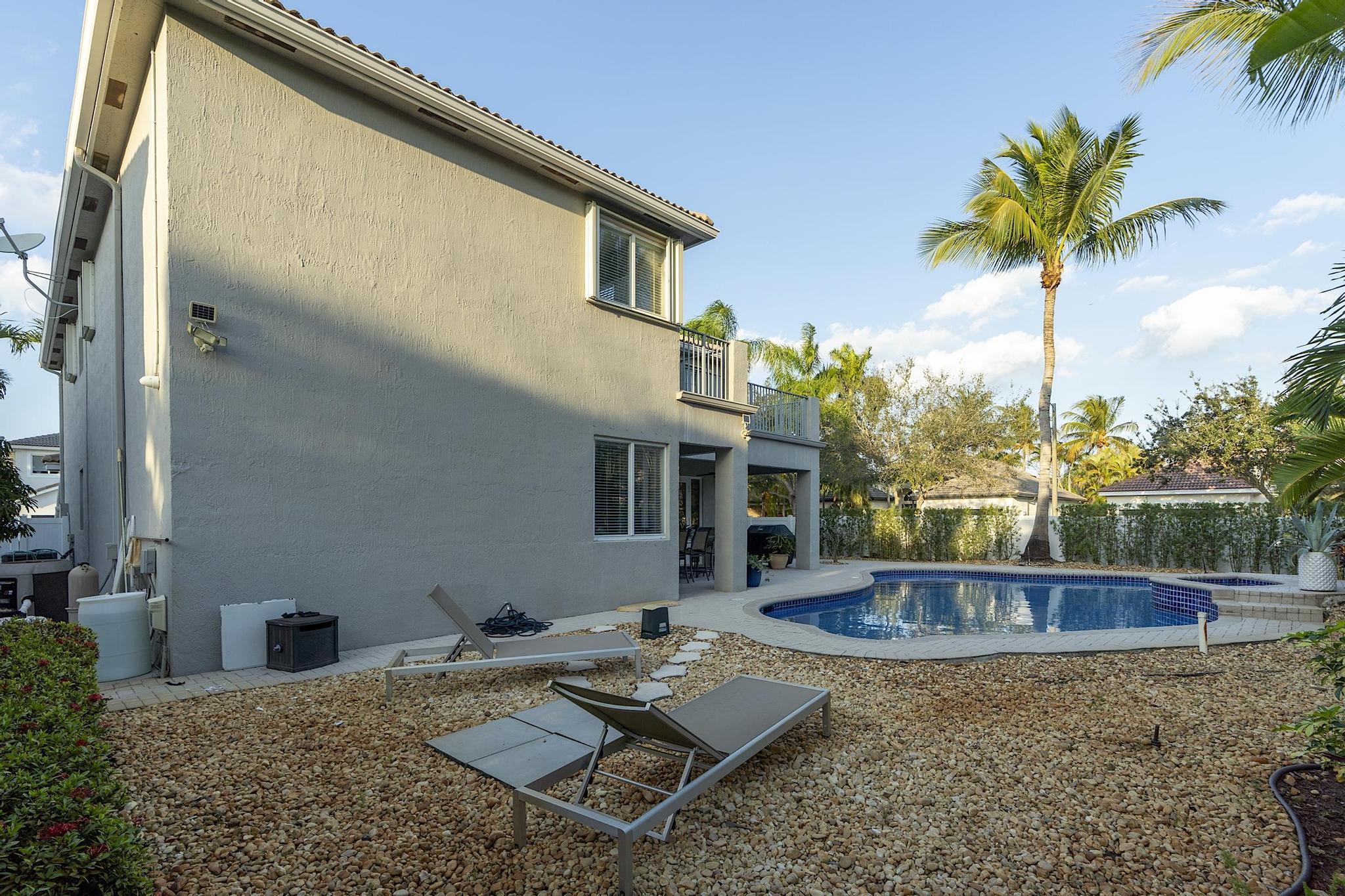 16138 SW 15th Pembroke Pines, FL 33027