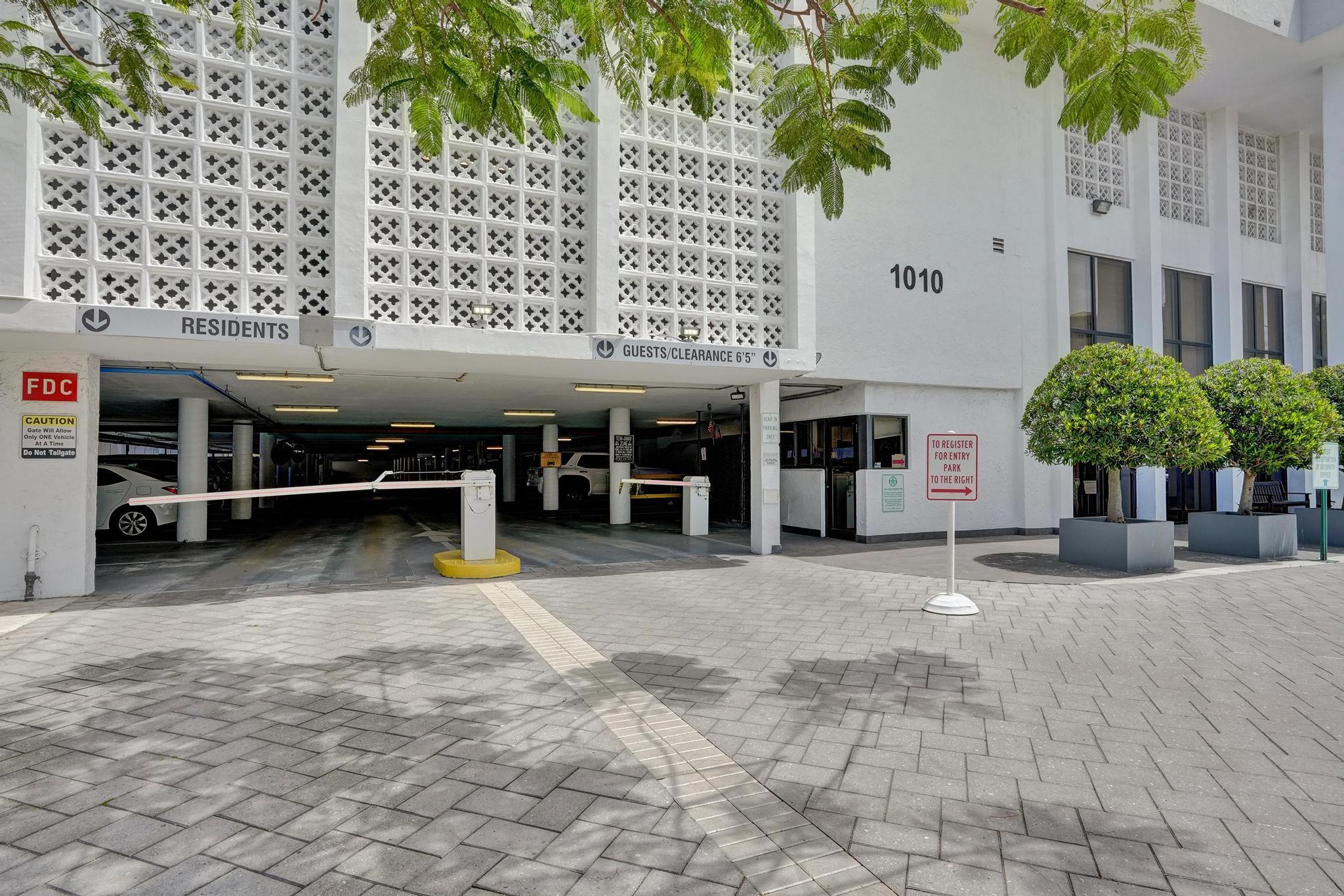 1010 S Ocean #808 Pompano Beach, FL 33062