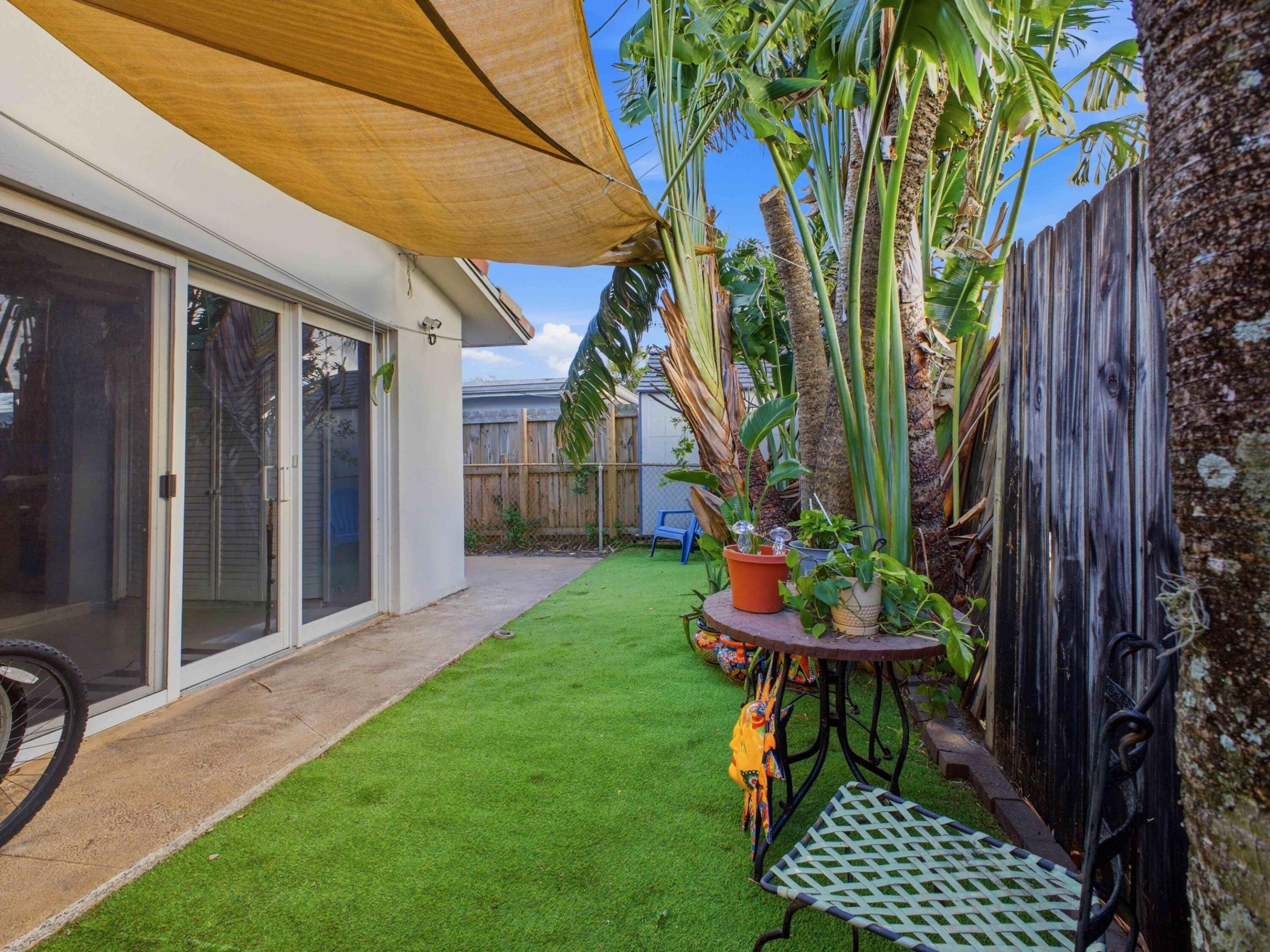 451 SE 1st #A & B Pompano Beach, FL 33060