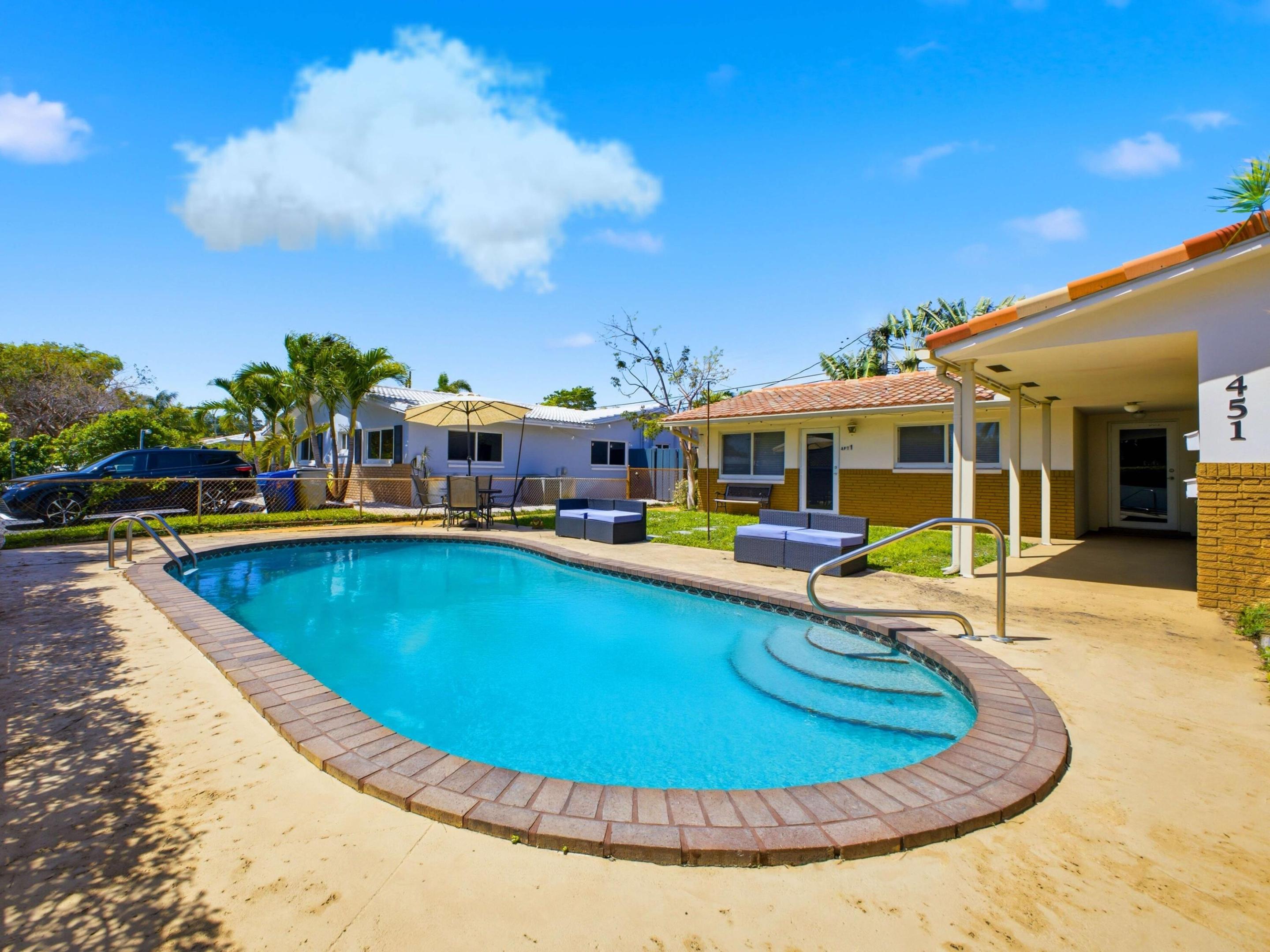 451 SE 1st #A & B Pompano Beach, FL 33060