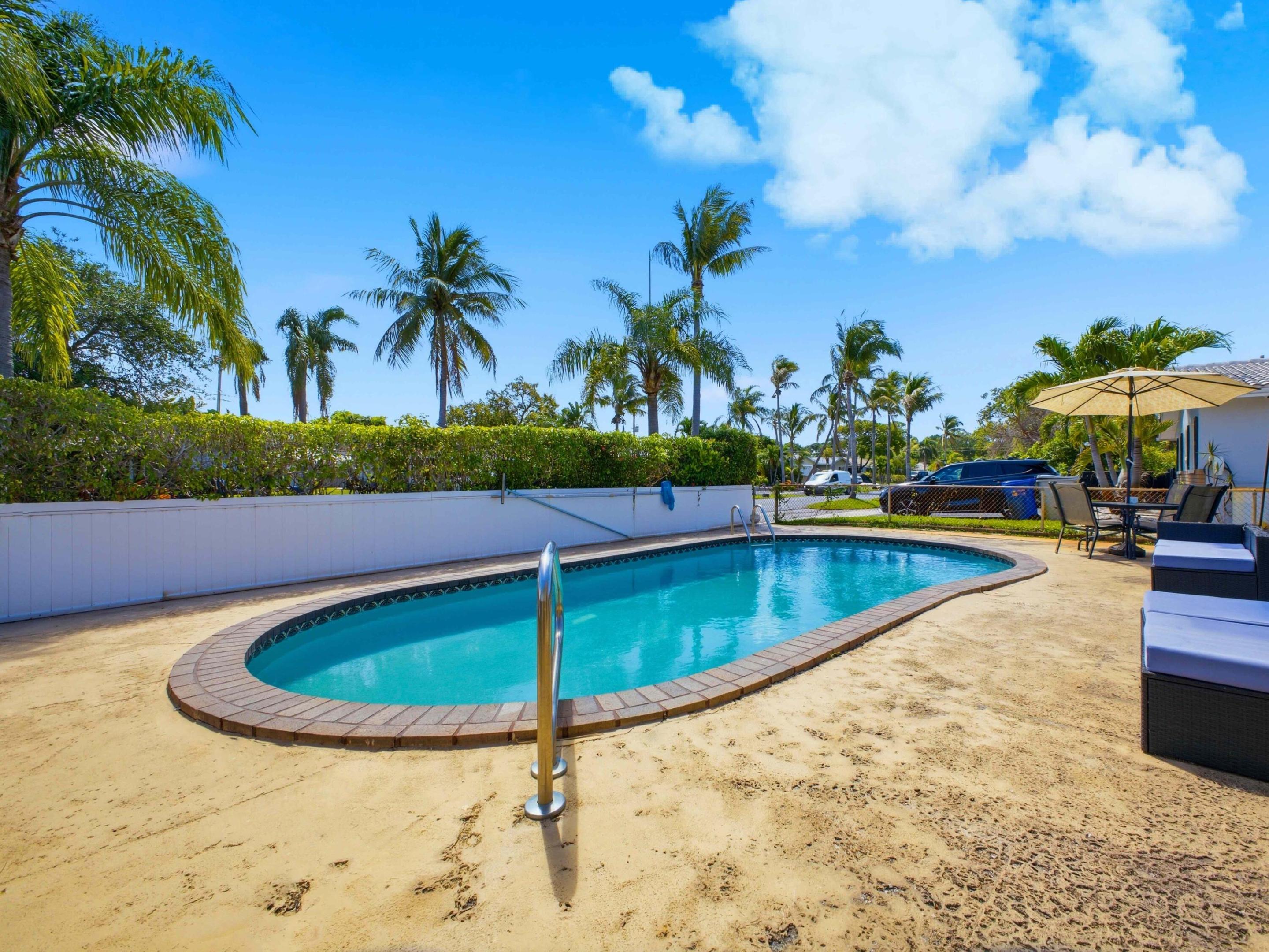 451 SE 1st #A & B Pompano Beach, FL 33060