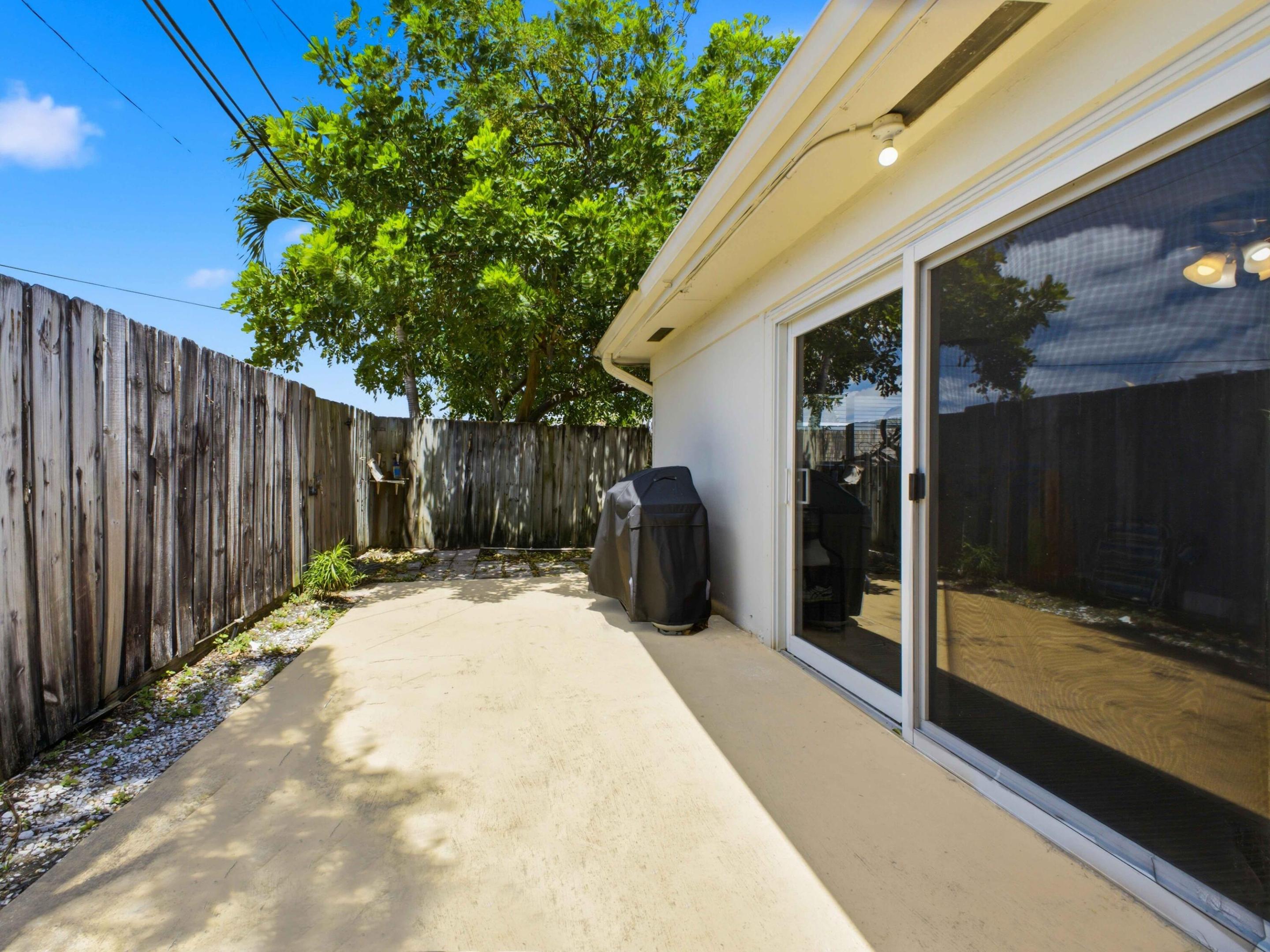 451 SE 1st #A & B Pompano Beach, FL 33060