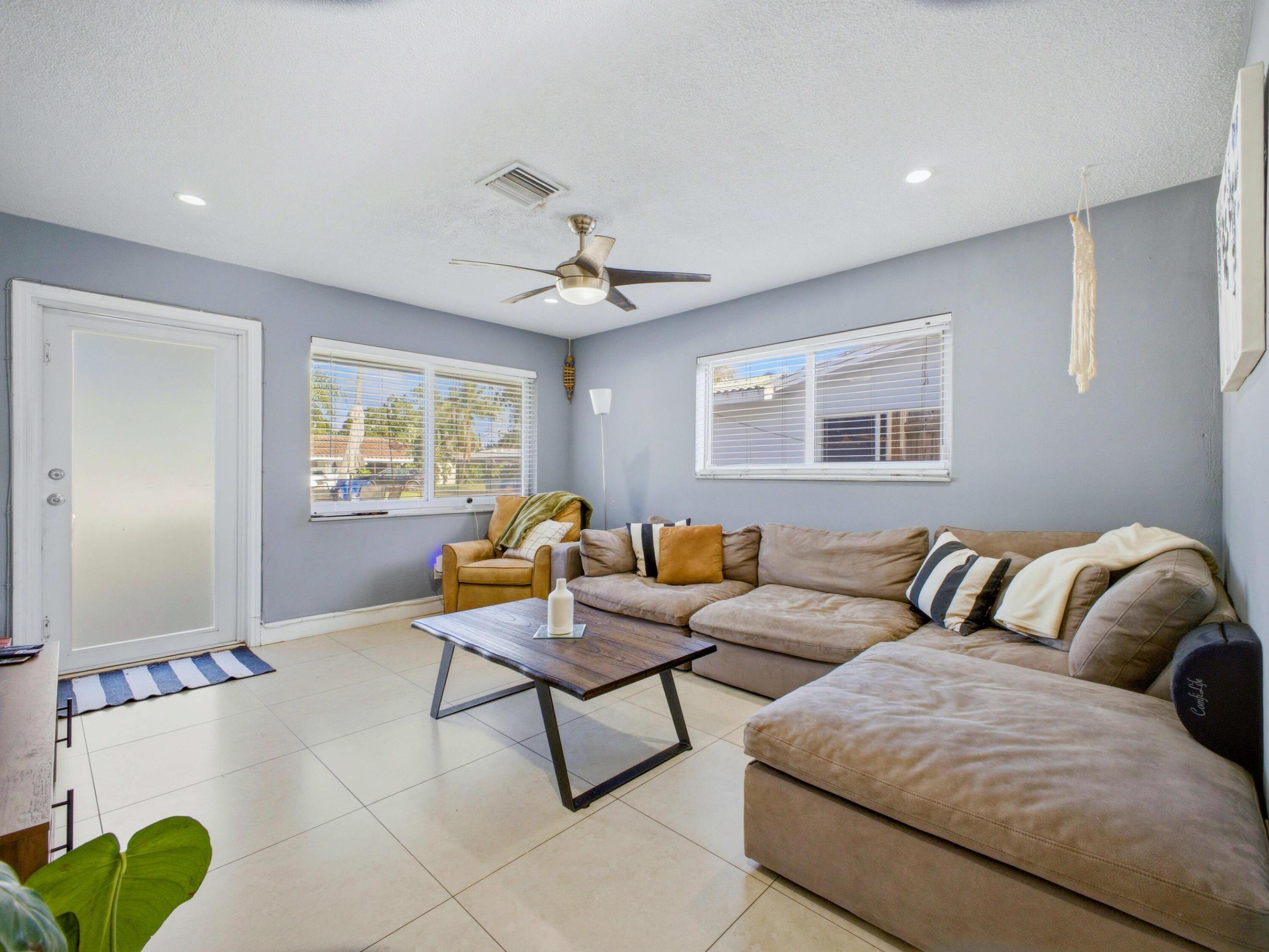 451 SE 1st #A & B Pompano Beach, FL 33060