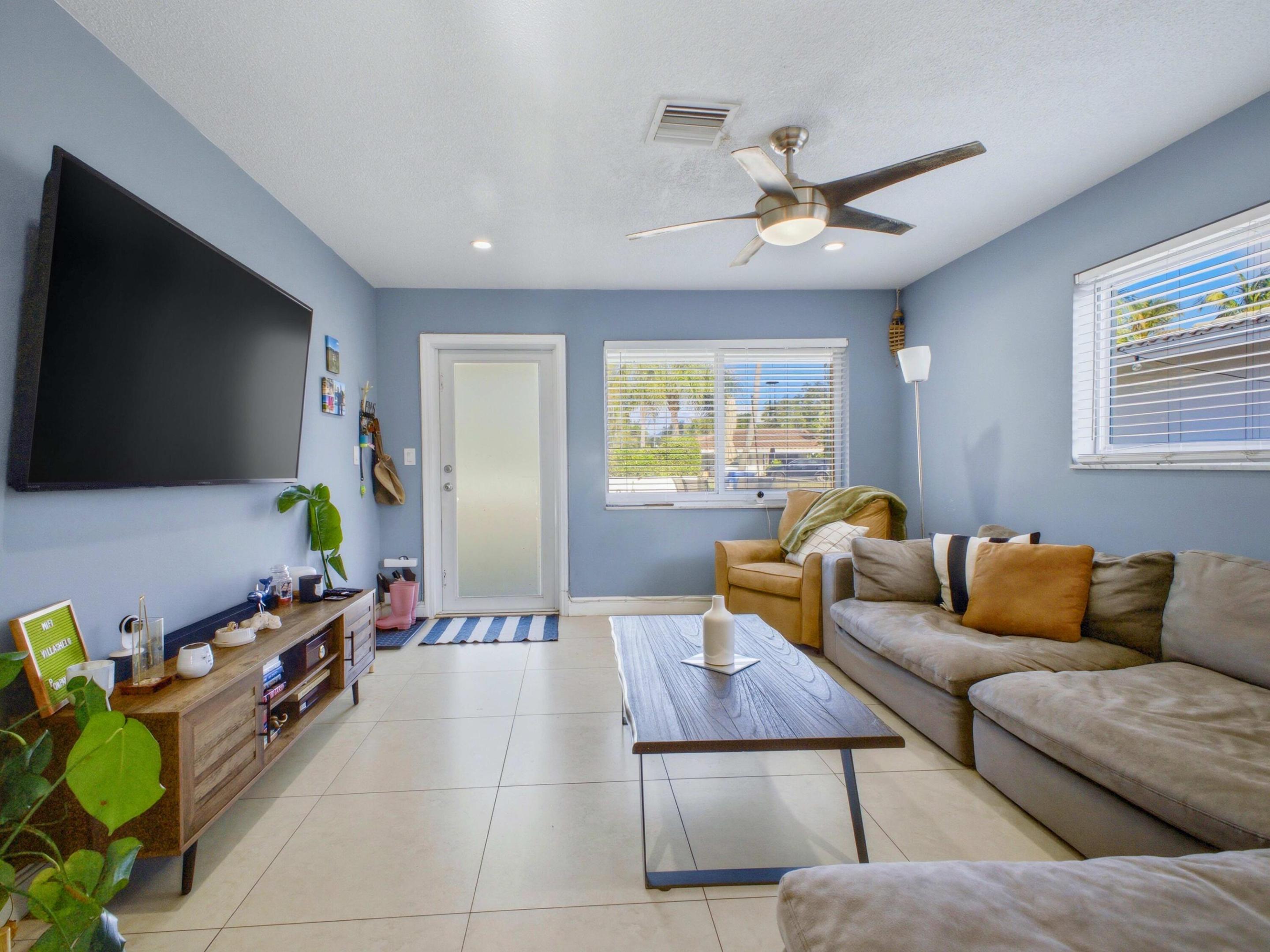 451 SE 1st #A & B Pompano Beach, FL 33060