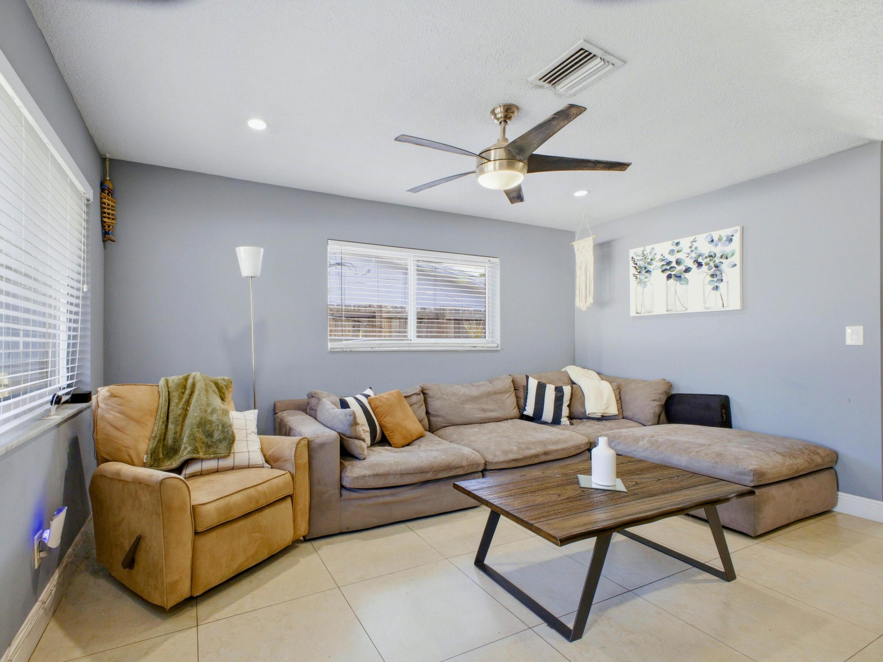 451 SE 1st #A & B Pompano Beach, FL 33060