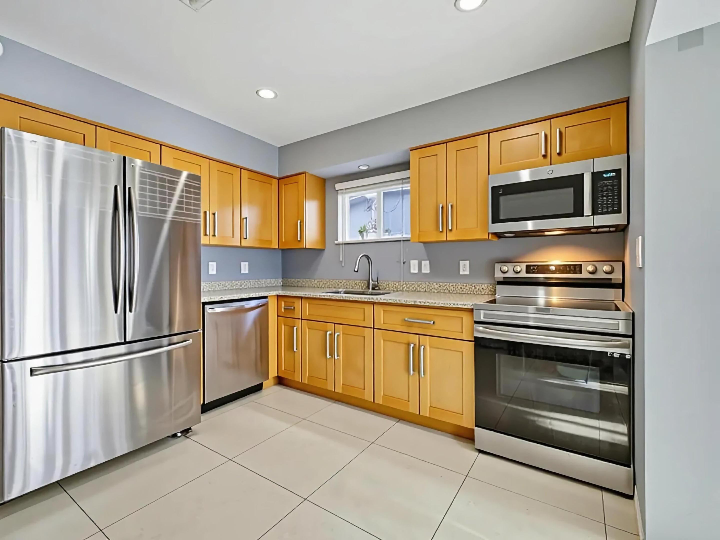 451 SE 1st #A & B Pompano Beach, FL 33060