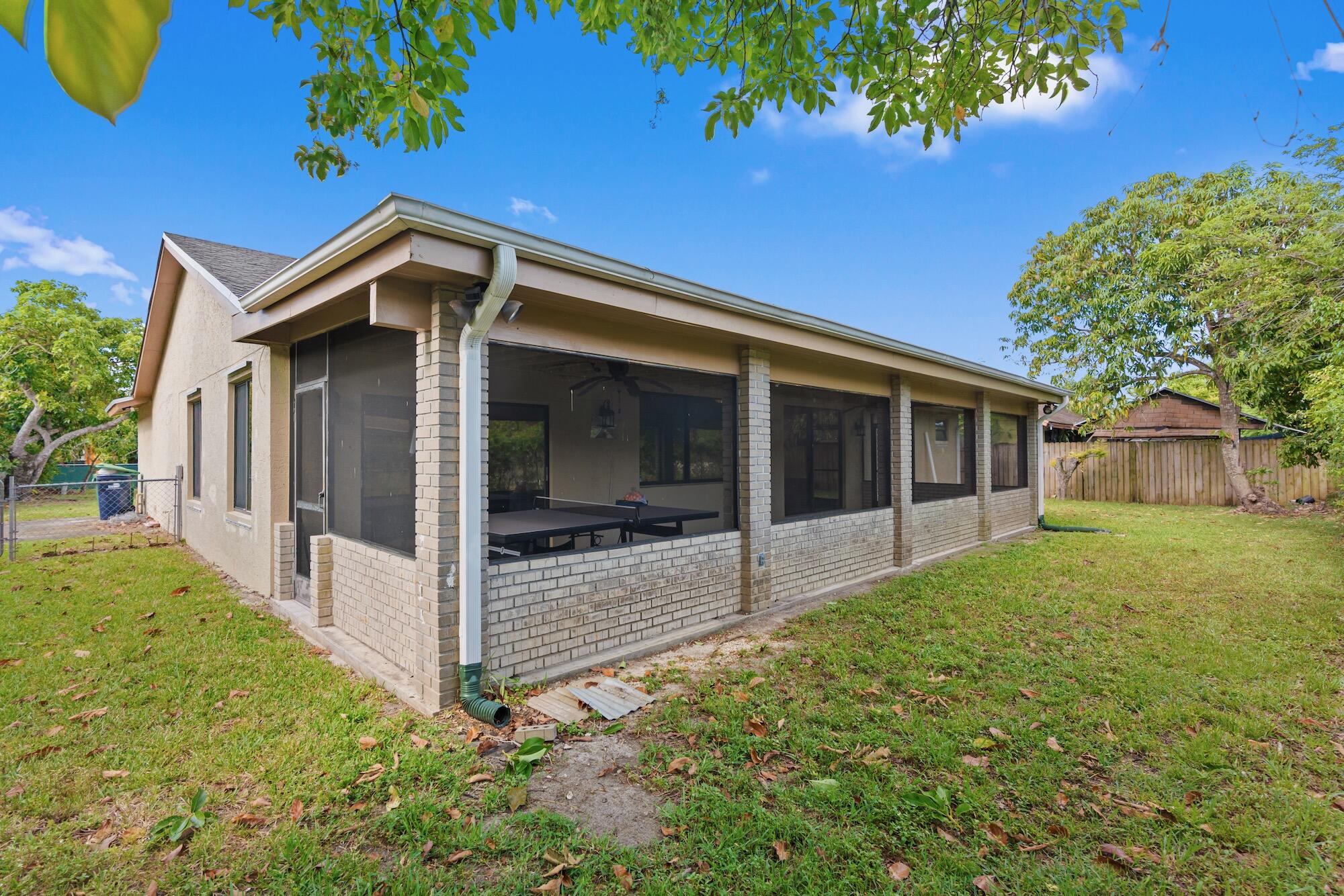 9315 SW 170th Palmetto Bay, FL 33157
