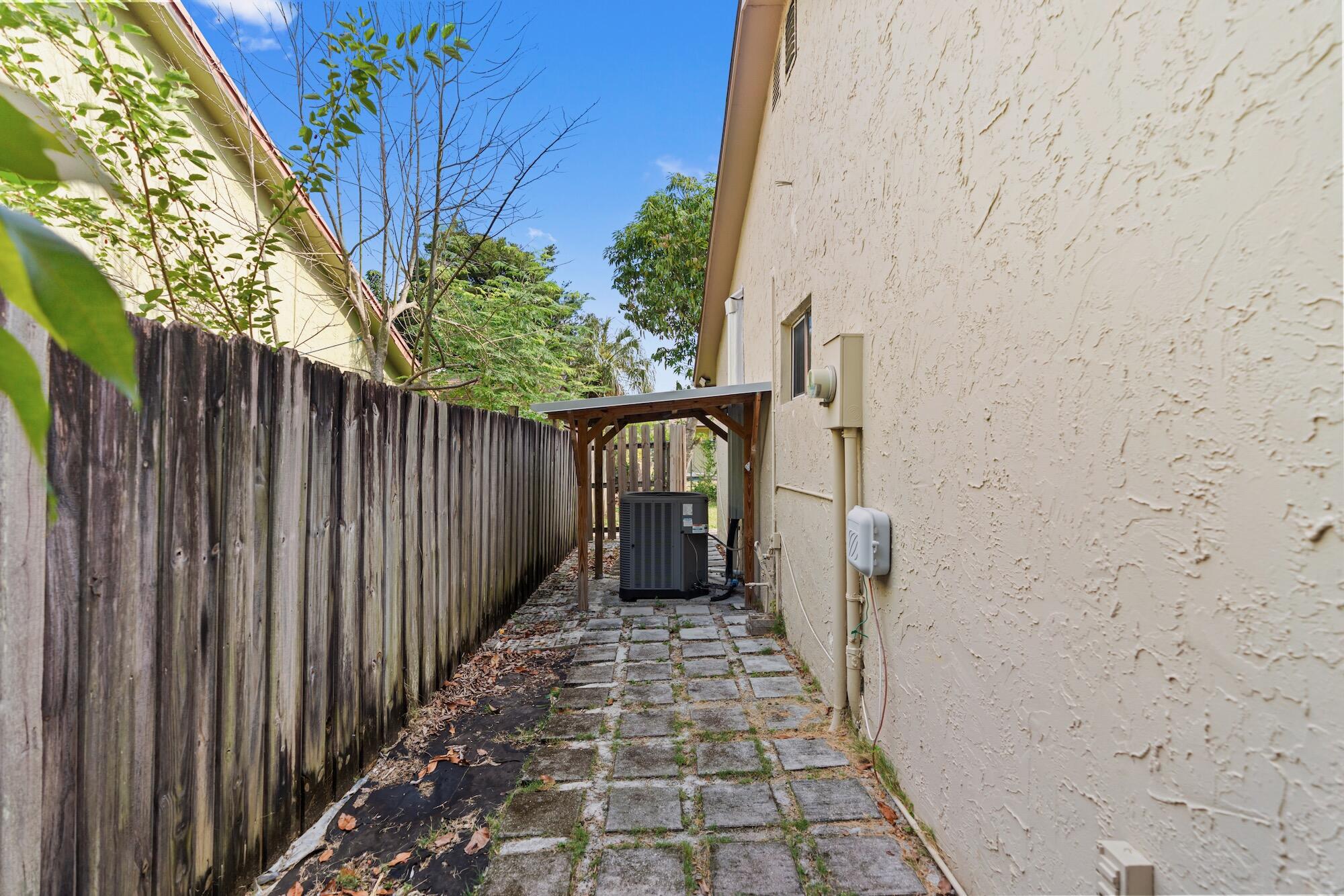 9315 SW 170th Palmetto Bay, FL 33157