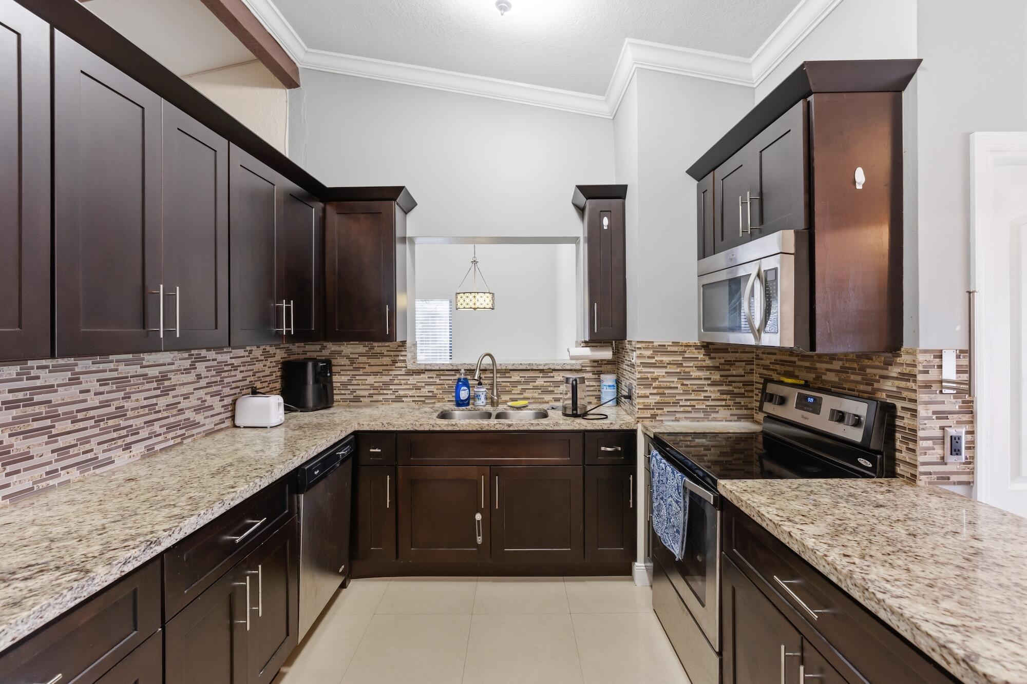 9315 SW 170th Palmetto Bay, FL 33157