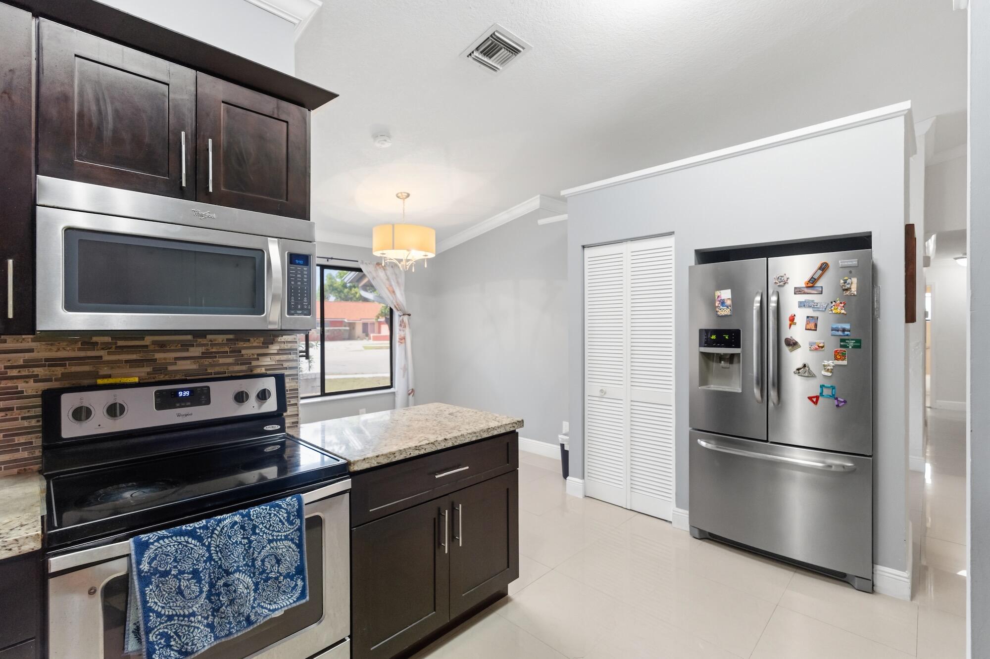 9315 SW 170th Palmetto Bay, FL 33157