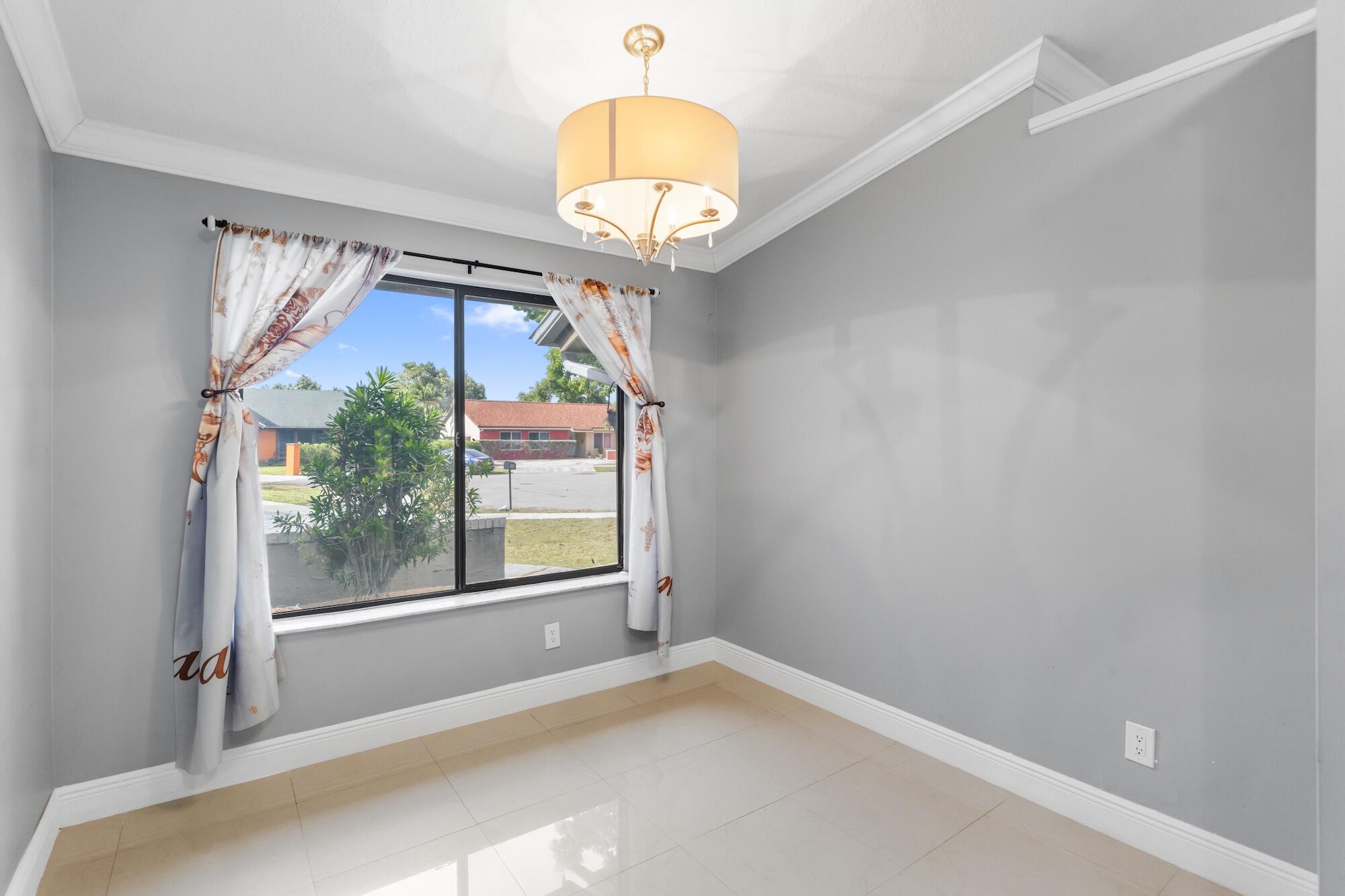 9315 SW 170th Palmetto Bay, FL 33157