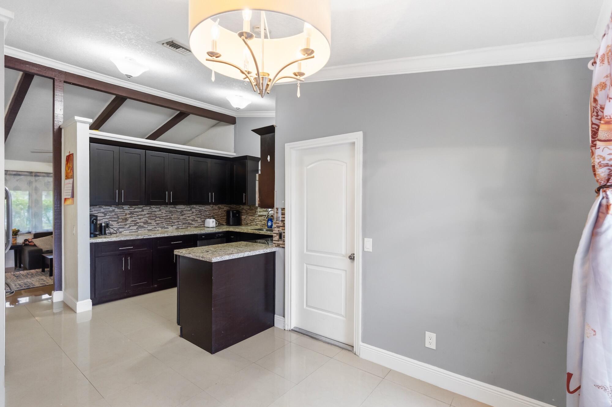 9315 SW 170th Palmetto Bay, FL 33157