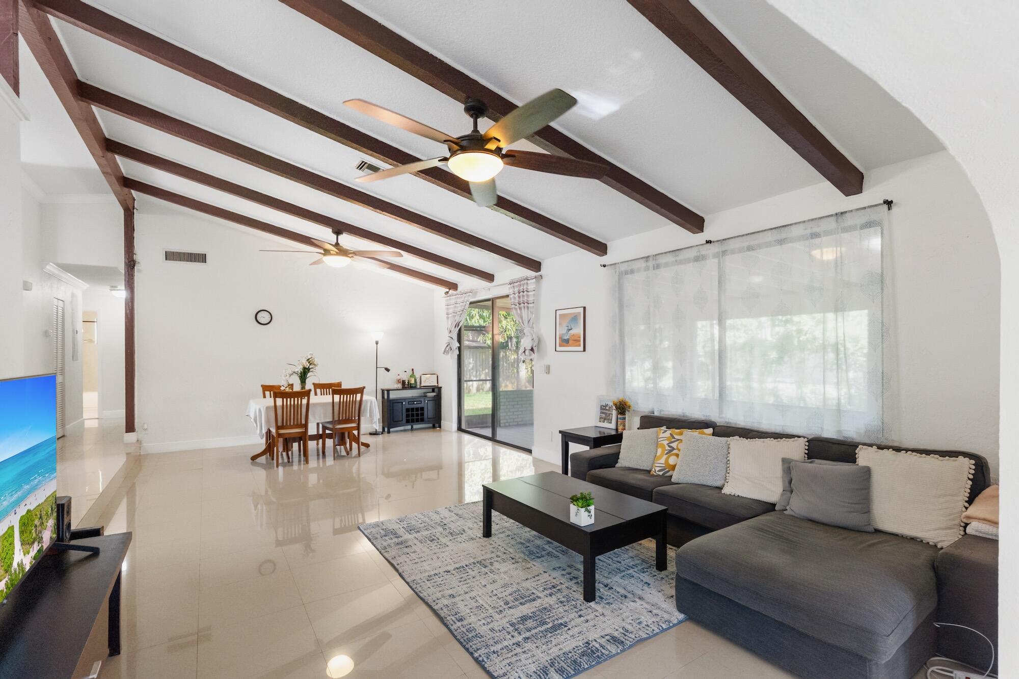9315 SW 170th Palmetto Bay, FL 33157