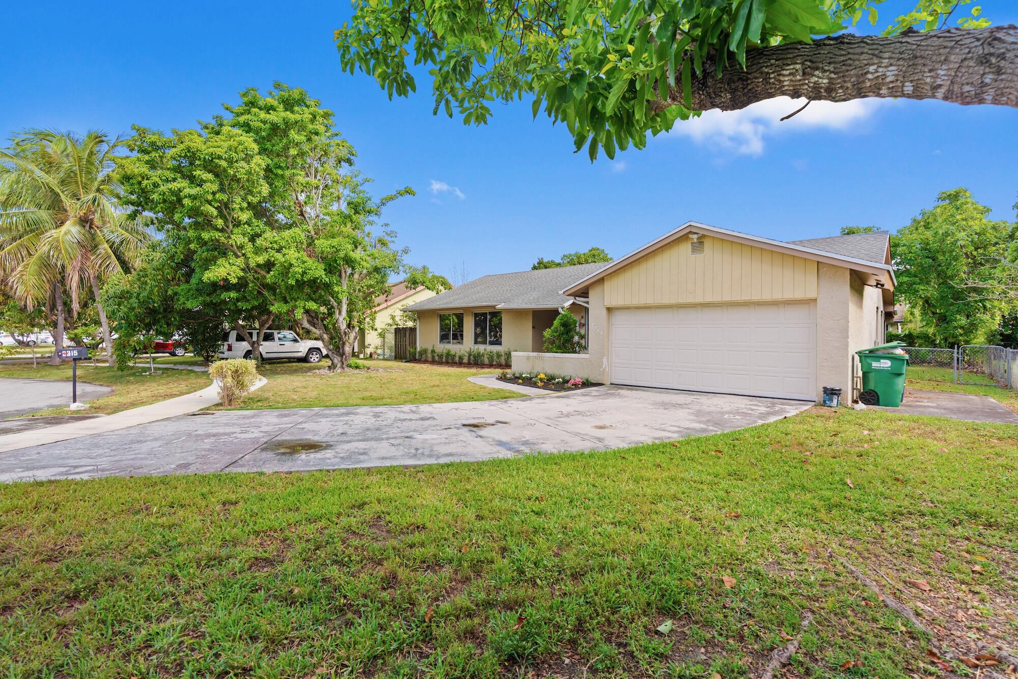 9315 SW 170th Palmetto Bay, FL 33157