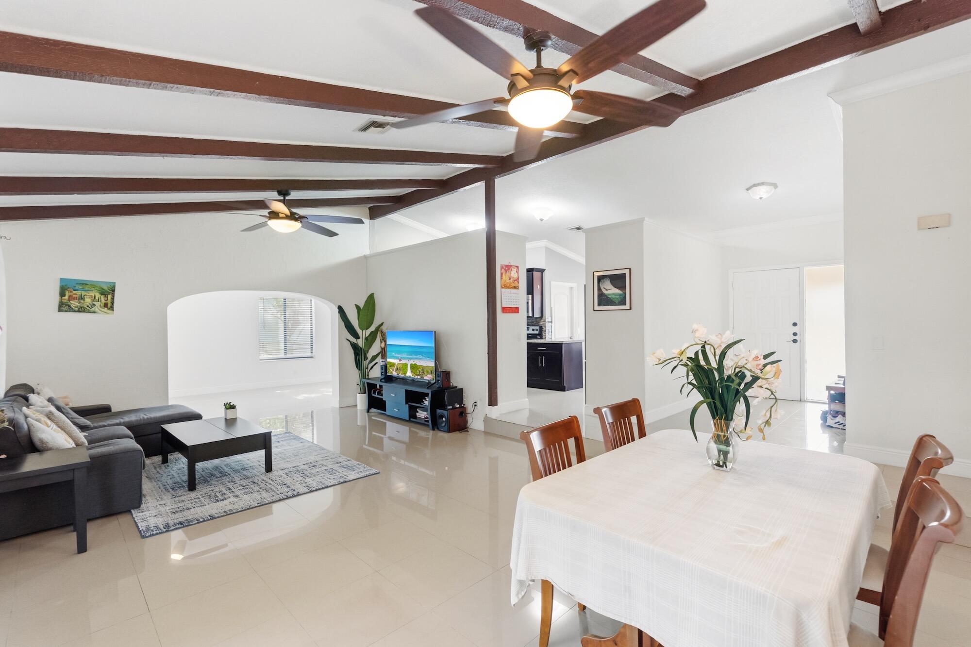 9315 SW 170th Palmetto Bay, FL 33157