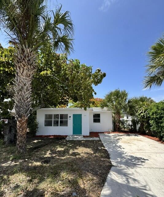 554 W 1st