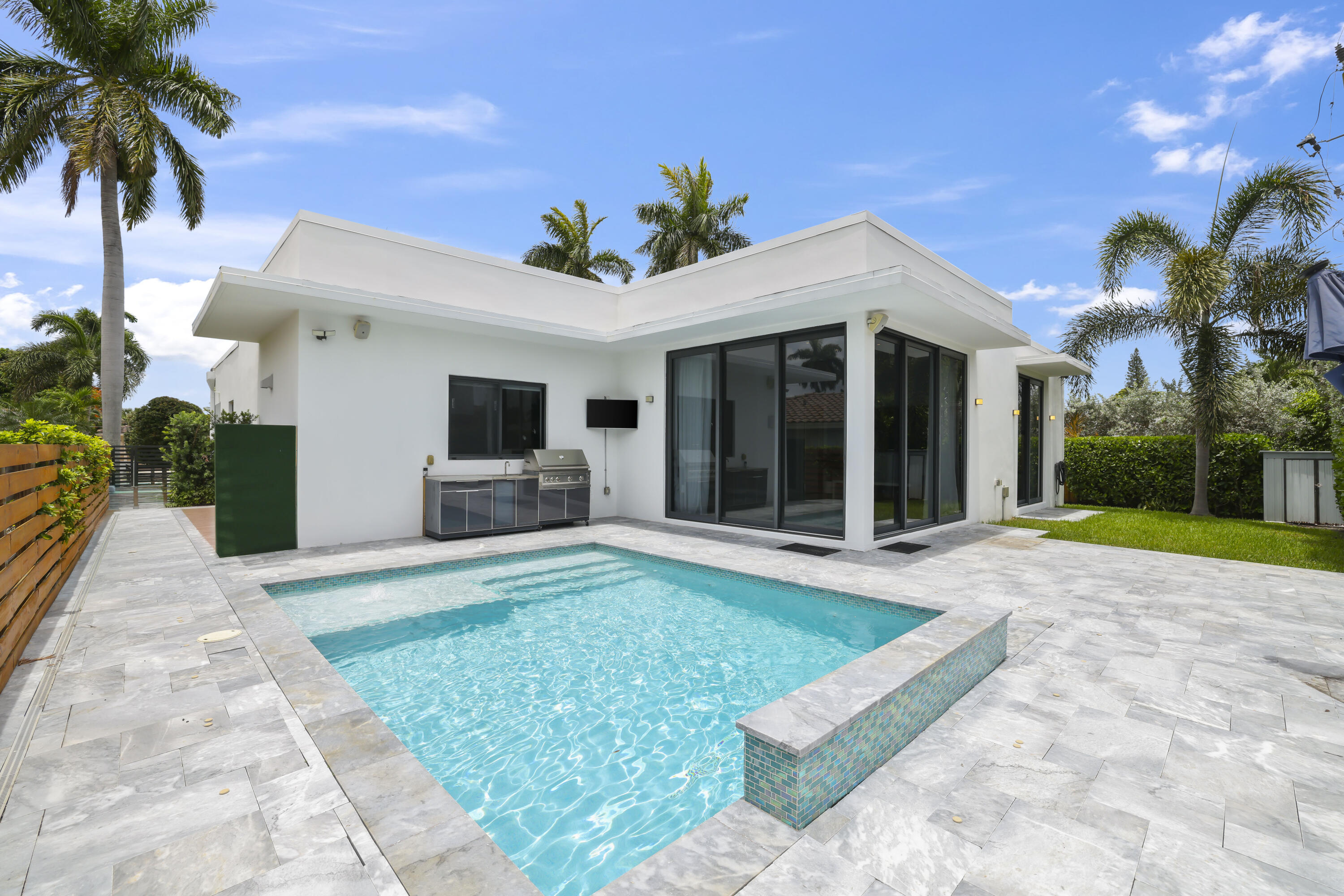 2620 SE 6th Pompano Beach, FL 33062