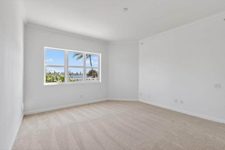 2650 Lake Shr #106 Riviera Beach, FL 33404