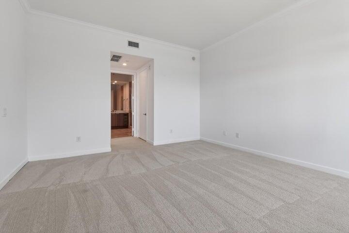 2650 Lake Shr #106 Riviera Beach, FL 33404