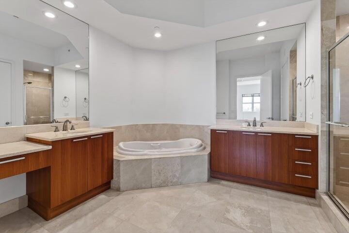 2650 Lake Shr #106 Riviera Beach, FL 33404