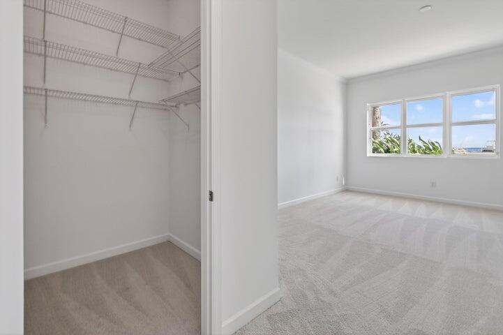 2650 Lake Shr #106 Riviera Beach, FL 33404