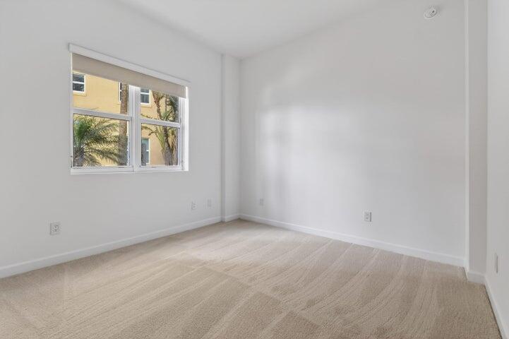 2650 Lake Shr #106 Riviera Beach, FL 33404