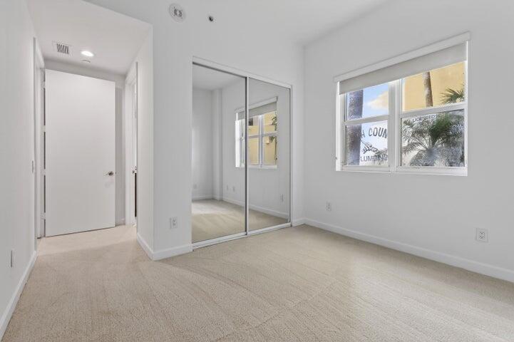 2650 Lake Shr #106 Riviera Beach, FL 33404