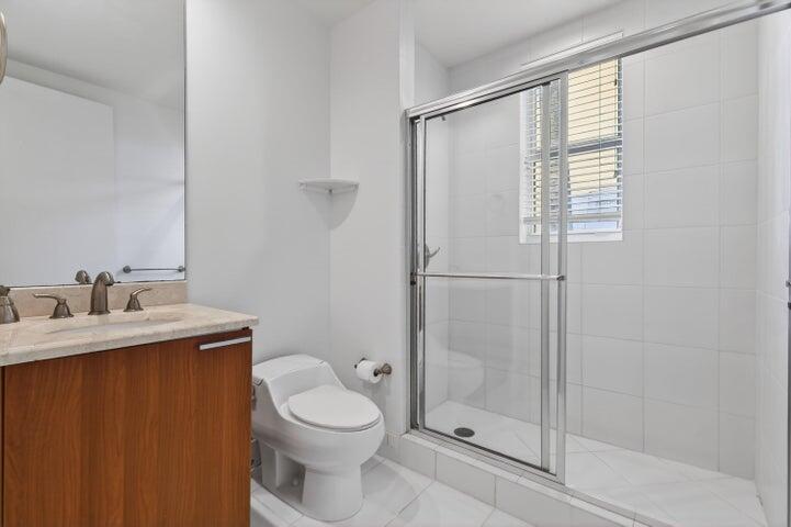 2650 Lake Shr #106 Riviera Beach, FL 33404