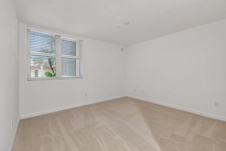 2650 Lake Shr #106 Riviera Beach, FL 33404