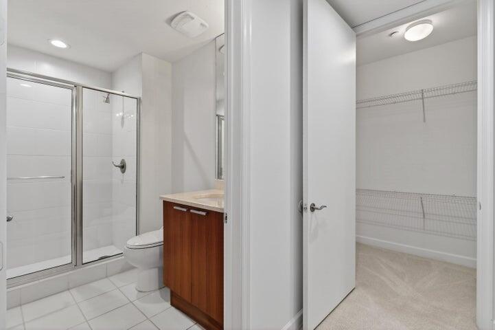 2650 Lake Shr #106 Riviera Beach, FL 33404