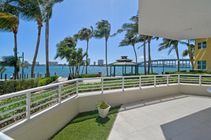 2650 Lake Shr #106 Riviera Beach, FL 33404