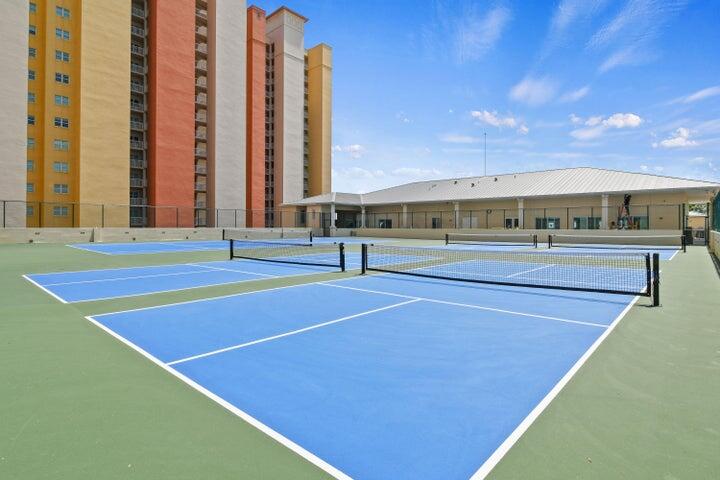 2650 Lake Shr #106 Riviera Beach, FL 33404