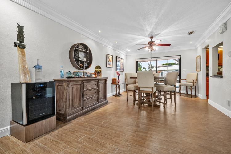 2409 SW 27th Fort Lauderdale, FL 33312