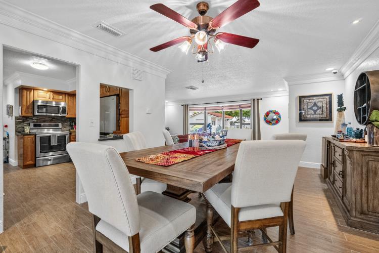 2409 SW 27th Fort Lauderdale, FL 33312