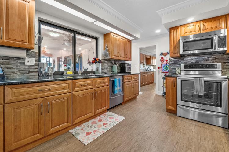 2409 SW 27th Fort Lauderdale, FL 33312
