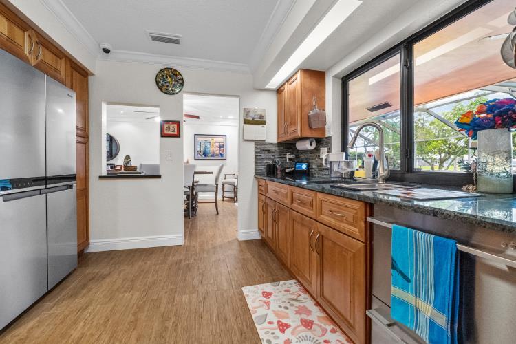 2409 SW 27th Fort Lauderdale, FL 33312