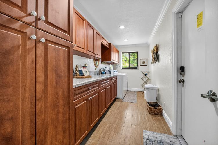 2409 SW 27th Fort Lauderdale, FL 33312