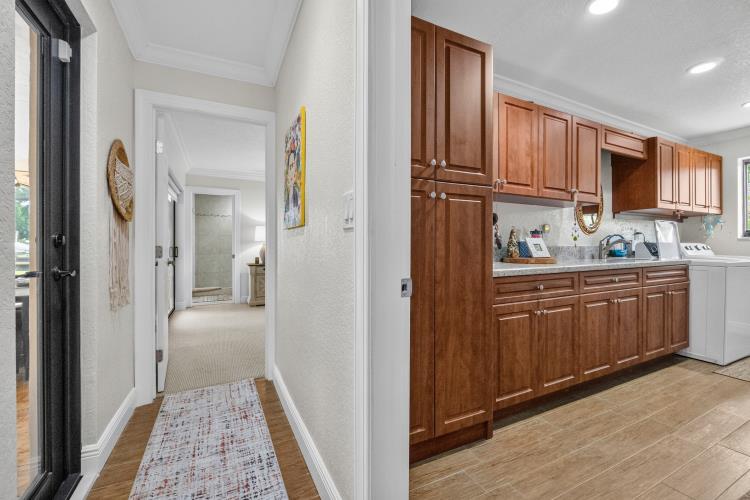 2409 SW 27th Fort Lauderdale, FL 33312