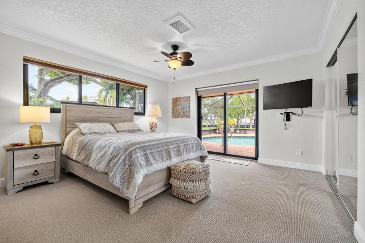 2409 SW 27th Fort Lauderdale, FL 33312