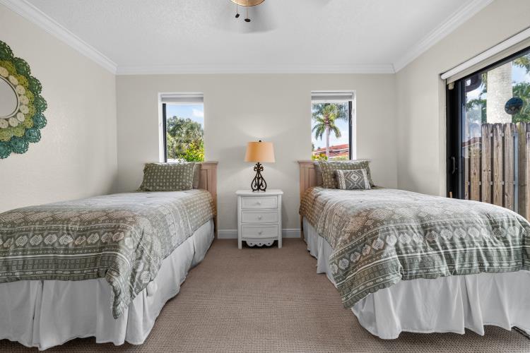 2409 SW 27th Fort Lauderdale, FL 33312