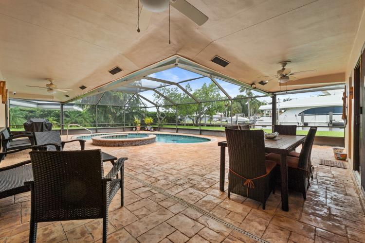 2409 SW 27th Fort Lauderdale, FL 33312