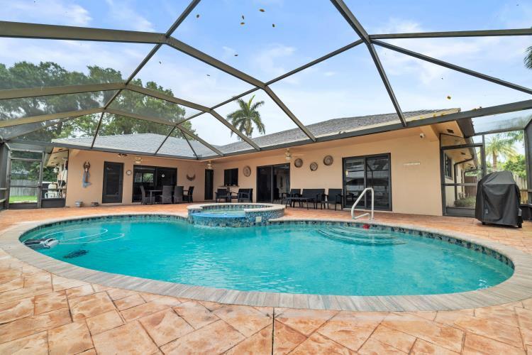 2409 SW 27th Fort Lauderdale, FL 33312