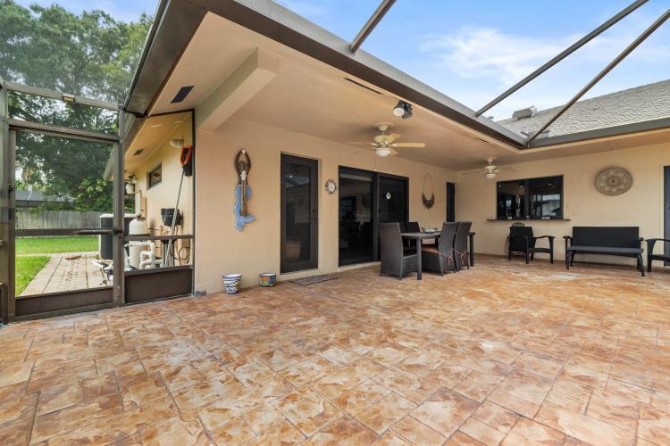 2409 SW 27th Fort Lauderdale, FL 33312