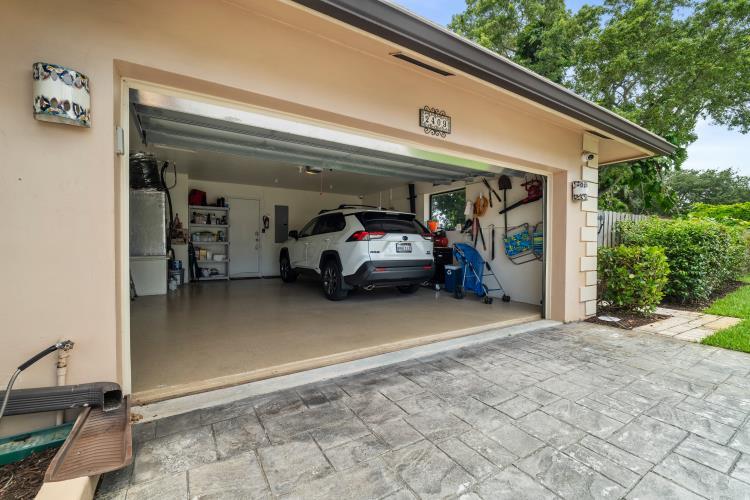 2409 SW 27th Fort Lauderdale, FL 33312