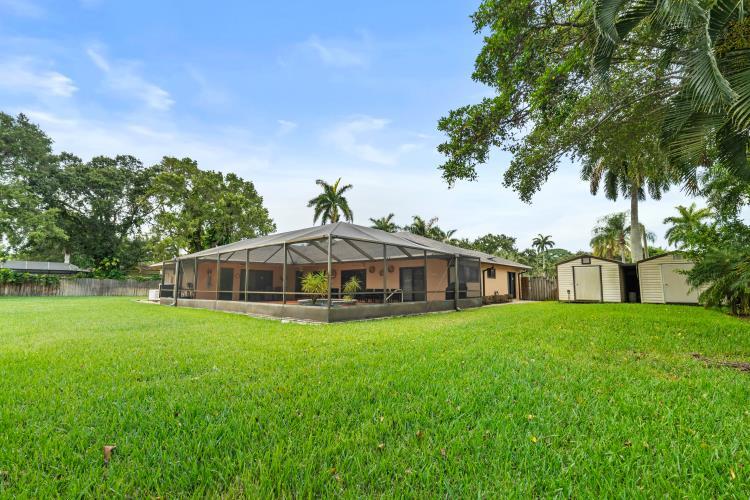 2409 SW 27th Fort Lauderdale, FL 33312