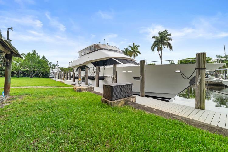 2409 SW 27th Fort Lauderdale, FL 33312